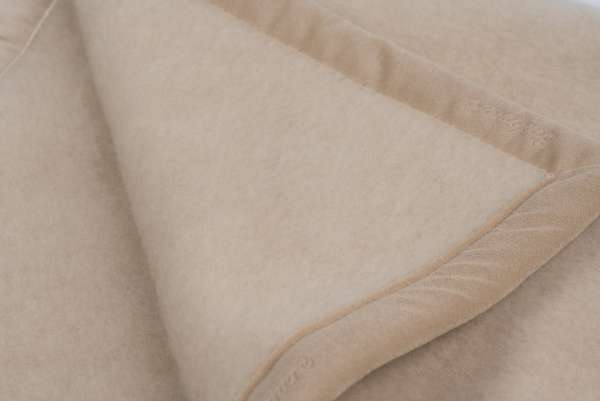 Feine Kaschmir Wohndecke in höchster Qualität