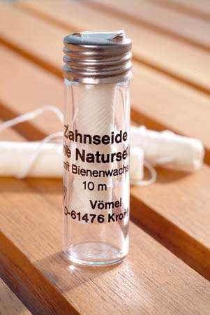 Zahnseide gewachst mit Bienenwachs aus Naturseide, Vömel