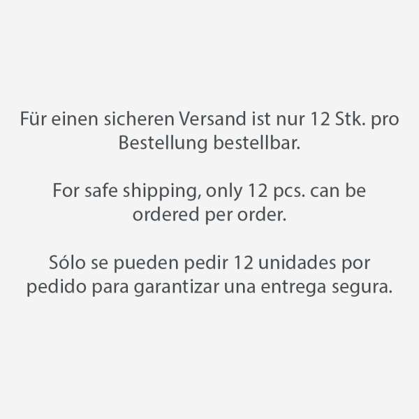 Kokos Drink Kokoswasser aus der grünen Kokosnuss trinken