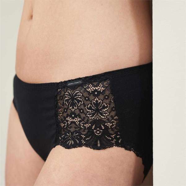 Living Crafts Baumwoll-Panty in schwarz mit eingearbeiteter Spitze