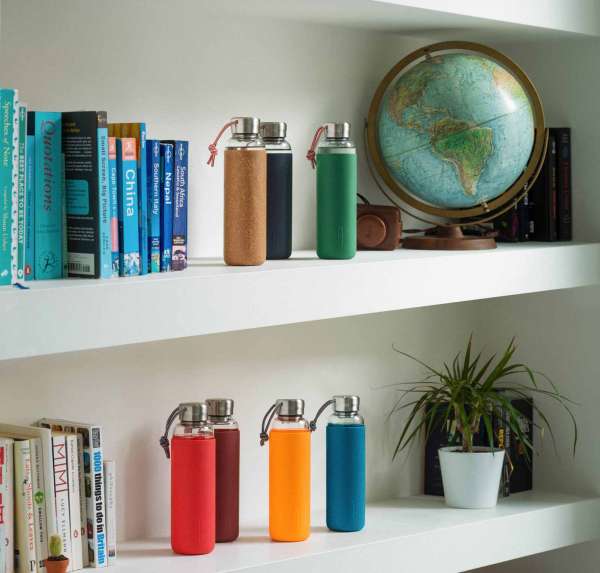 Black+Blum Borosilikatglas Trinkflasche in sieben Farben