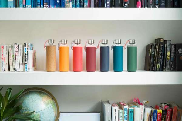 Black+Blum Borosilikatglas Trinkflasche in sieben Farben