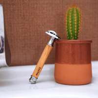 Vorschau: EcoYou Rasierhobel Olivenholz Holzgriff - für plastikfreies Badezimmer Vorschau: EcoYou Rasierhobel Olivenholz Holzgriff - für plastikfreies Badezimmer