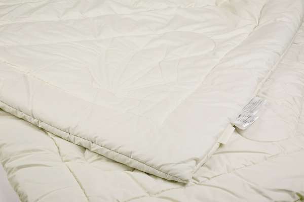 PureNature Duo Hanf Bettdecke für erholsamen Schlafkomfort