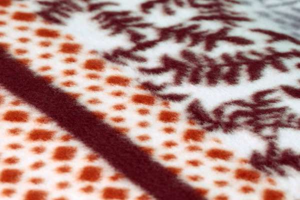 PureNature Kuscheldecke Gaia mit Muster: Qualität aus Deutschland