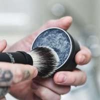 Vorschau: Klar Rasierseife mit Aktivkohle zum Rasieren mit Seife Vorschau: Klar Rasierseife mit Aktivkohle zum Rasieren mit Seife