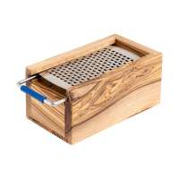 Vorschau: Berard Parmesanbox mit Reibe, Olivenholz und Edelstahl Vorschau: Berard Parmesanbox mit Reibe, Olivenholz und Edelstahl