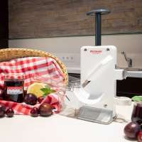 Vorschau: Westmark Kirsch- und Pflaumenentkerner: Schnell und mühelos Vorschau: Westmark Kirsch- und Pflaumenentkerner: Schnell und mühelos