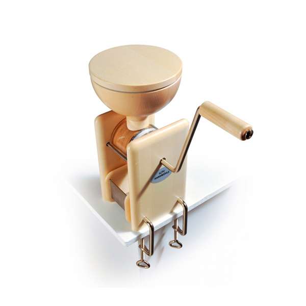 Handgetreidemühle von KoMo: Getreide, Mais und Kichererbsen mahlen