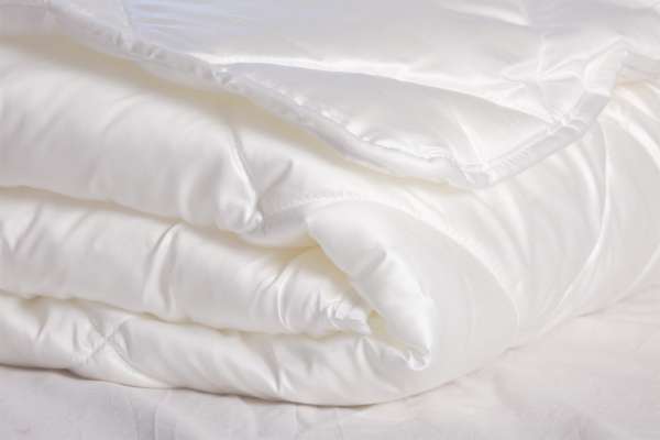 Leichte Tencel Sommerbettdecke: Bezug aus Baumwolle & Füllung aus Lyocell