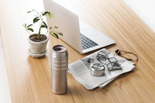 Kyocera Thermobecher mit Deckel und Keramikbeschichtung