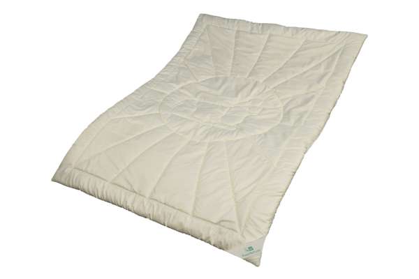 Hochwertige PureNature Schurwolldecke für höchsten Schlafkomfort