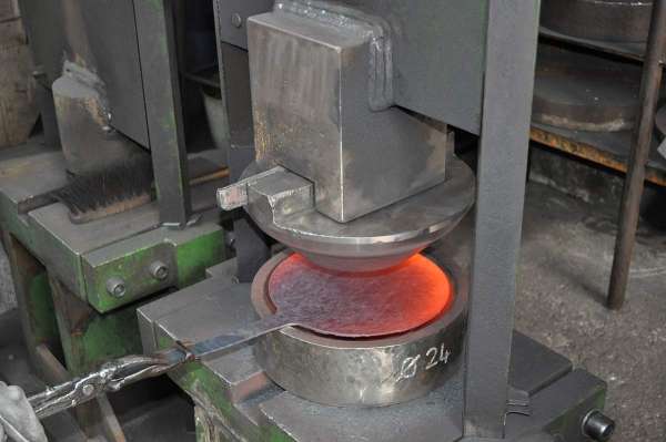 Schmiedeeiserne Bratpfanne von Turk für hohe Temperaturen