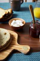 Vorschau: Hochwertiges Schneidebrett aus Olivenholz - Perfekt für Ihre Küche Vorschau: Hochwertiges Schneidebrett aus Olivenholz - Perfekt für Ihre Küche