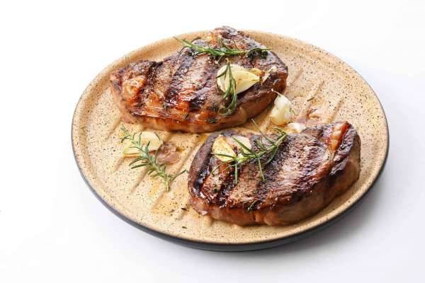 Römertopf Keramik-Grillschale mit Grillstegen für gesundes Grillen